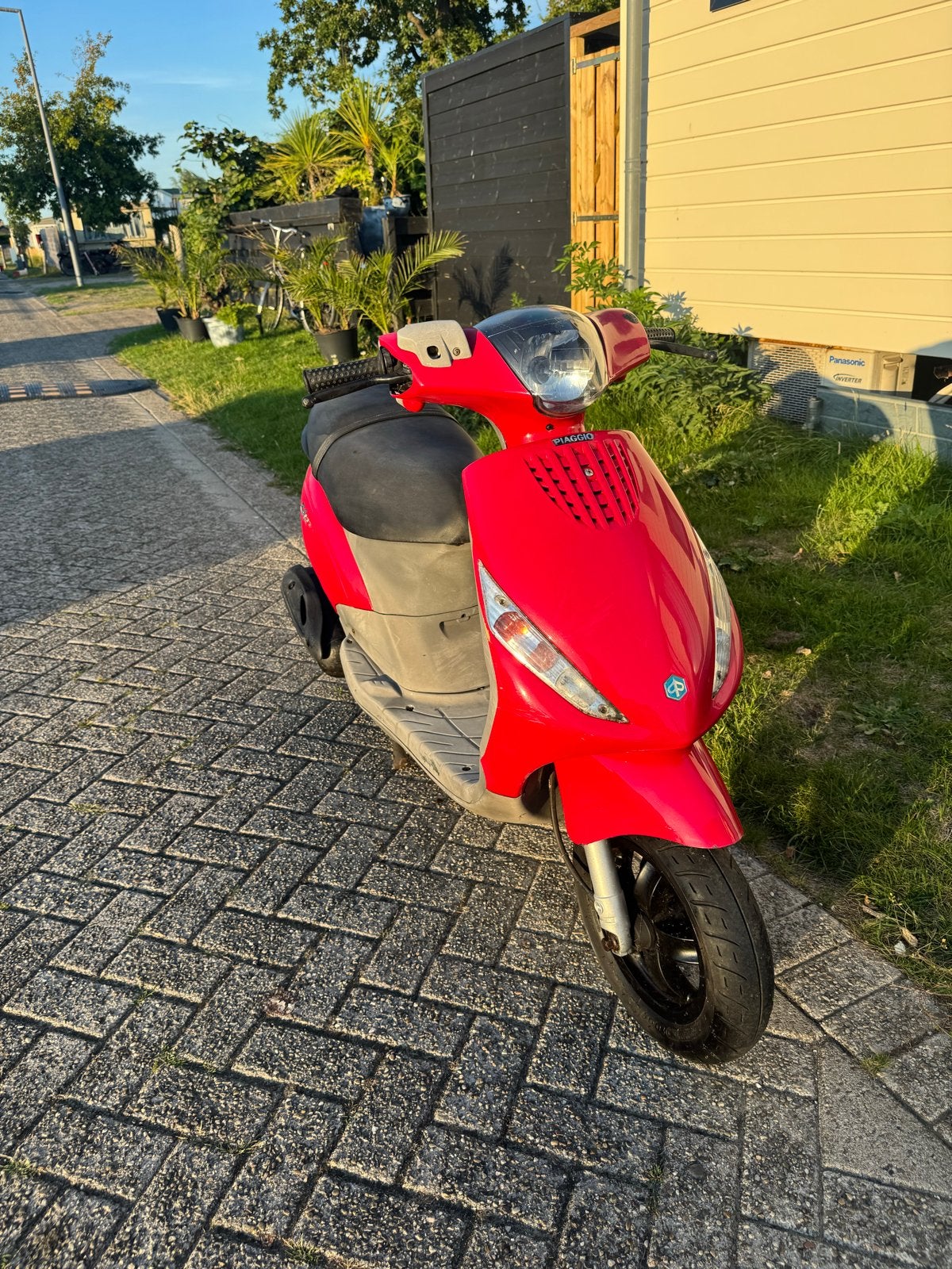 Te koop Piaggio Zip snorscooter opknapper - Rood, 2006, Fietsen en Brommers, Scooters | Piaggio, Ophalen, Gebruikt, Zip, Benzine
