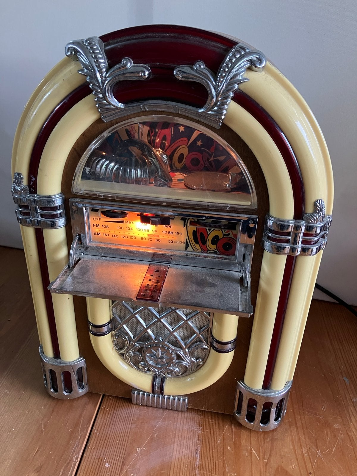 Retro Jukebox Radio - Werkende Radio, Cassette niet getest, Ophalen of Verzenden, Gebruikt, Radio