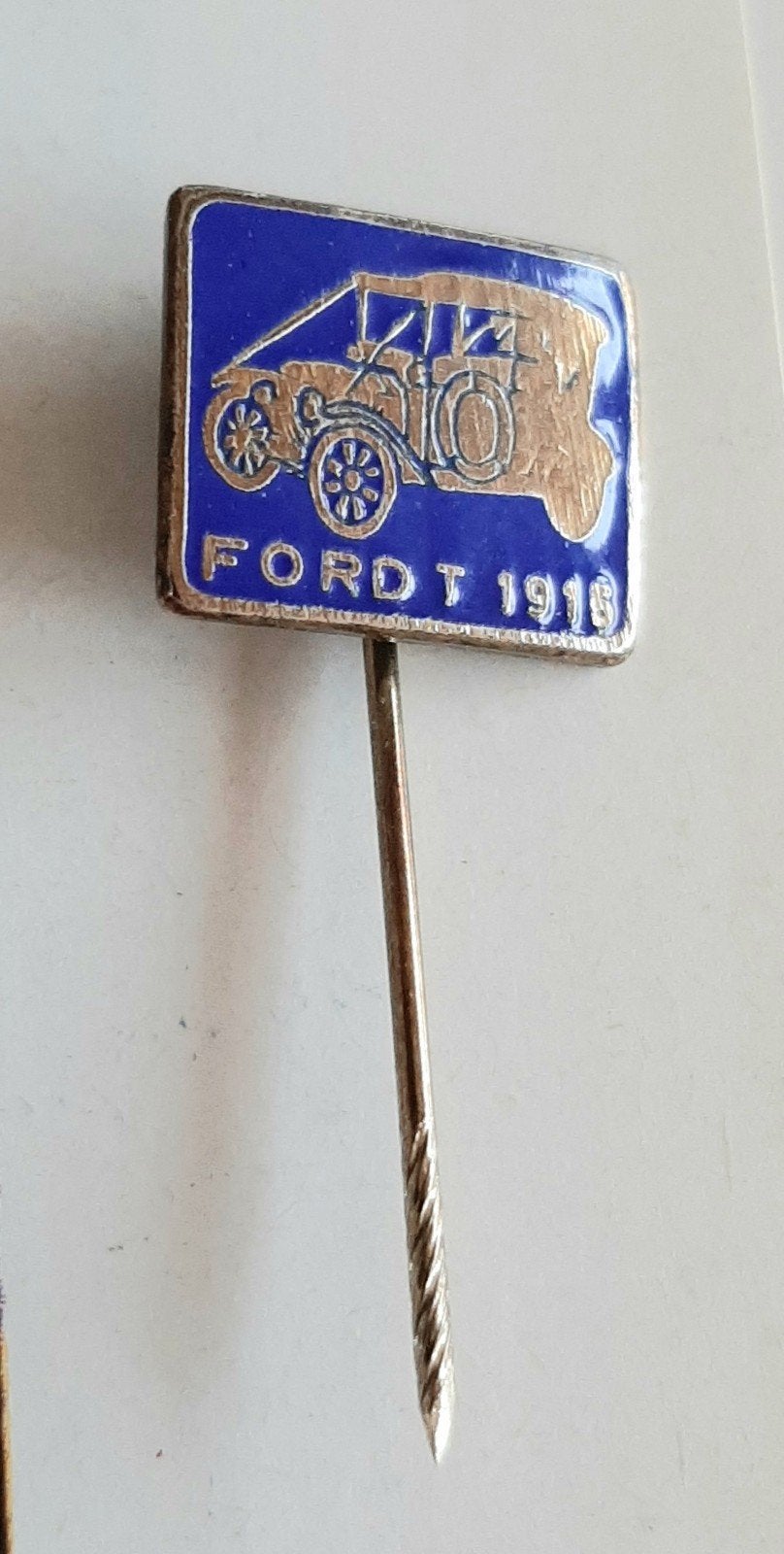 GEËMAILLEERD "FORD T" SPELDJE, Verzenden, Gebruikt, Overige onderwerpen