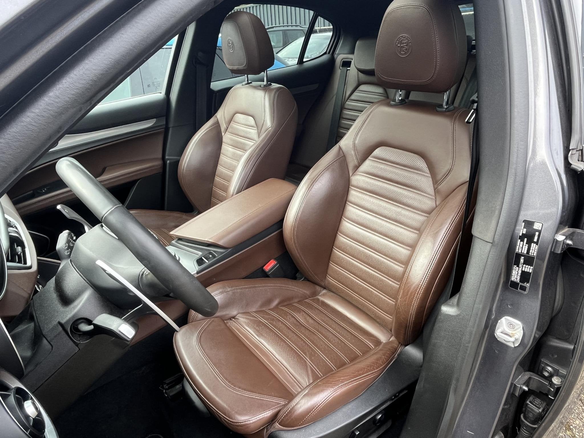 Alfa Romeo Stelvio 2.0 T AWD Veloce Special Edition Pano Tre, Auto's, Alfa Romeo, Automaat, Dealer onderhouden, Euro 6, 4 cilinders