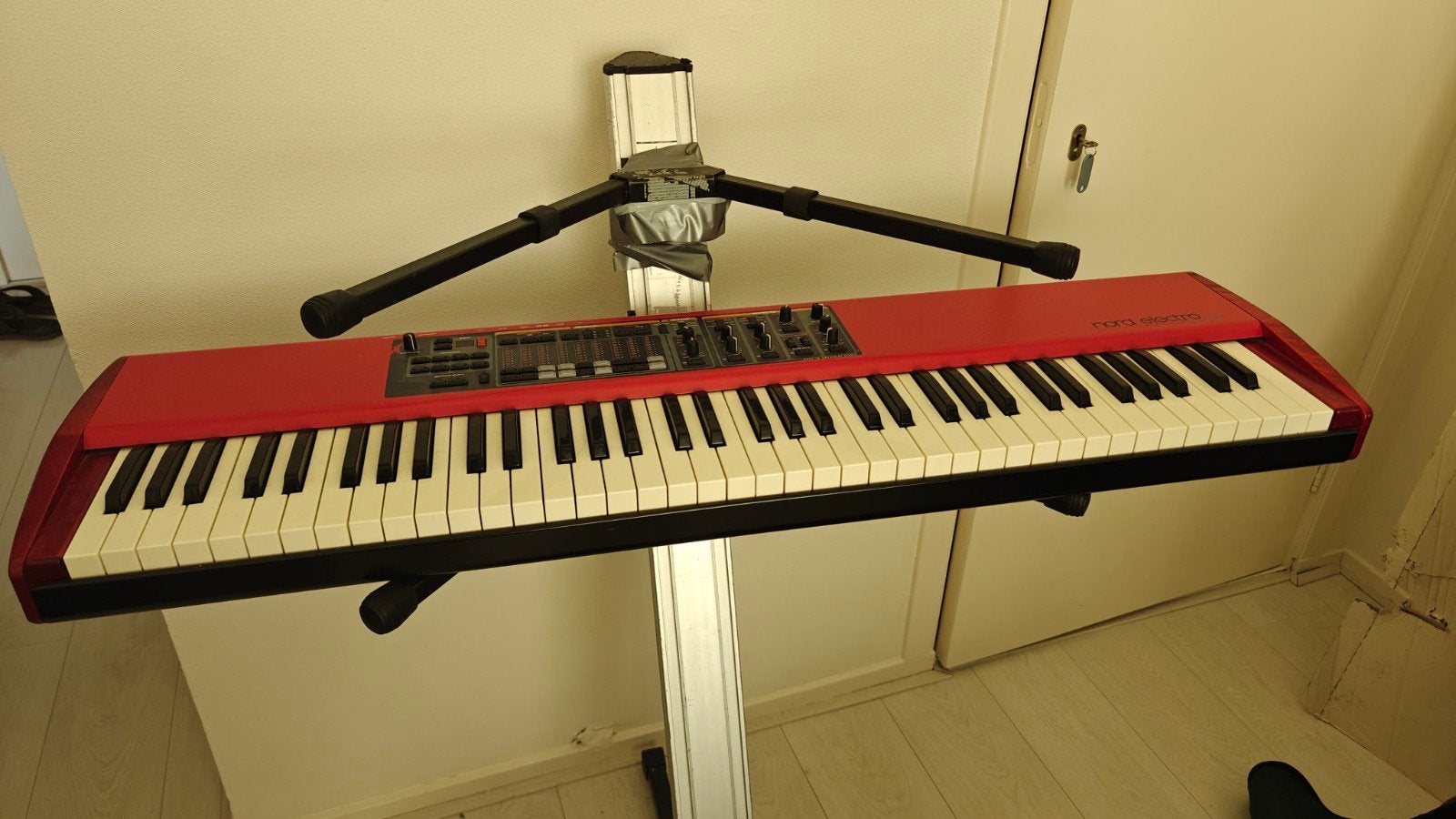 Nord Electro 73 toetsen met koffer, Muziek en Instrumenten, Overige aantallen, Zo goed als nieuw, Aanslaggevoelig, Ophalen