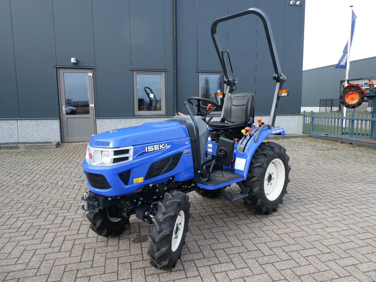Iseki TM3267E 4wd / 0001 Draaiuren / Actieprijs, Zakelijke goederen, Agrarisch | Tractoren, Overige merken, Gebruikt, Mathijs Merkelijn
