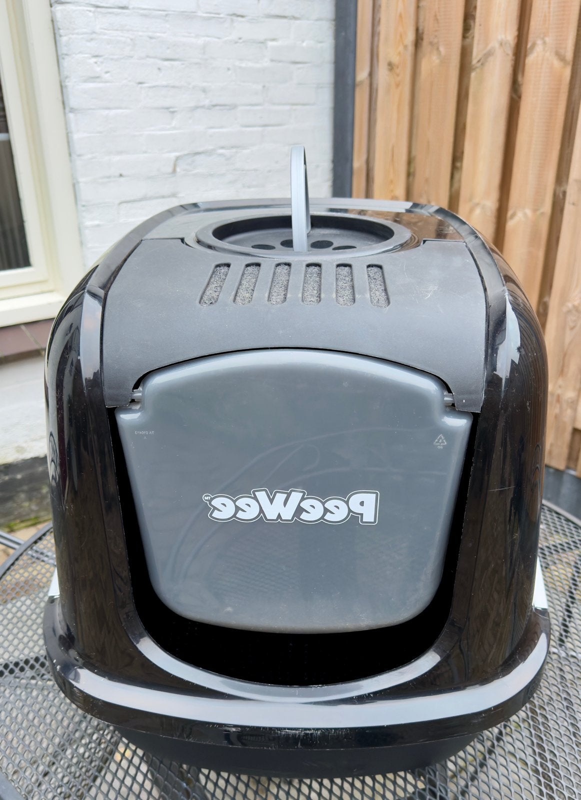Zwarte Peewee kattenbak met dubbele bodem, Dieren en Toebehoren, Ophalen, Gebruikt, Gesloten