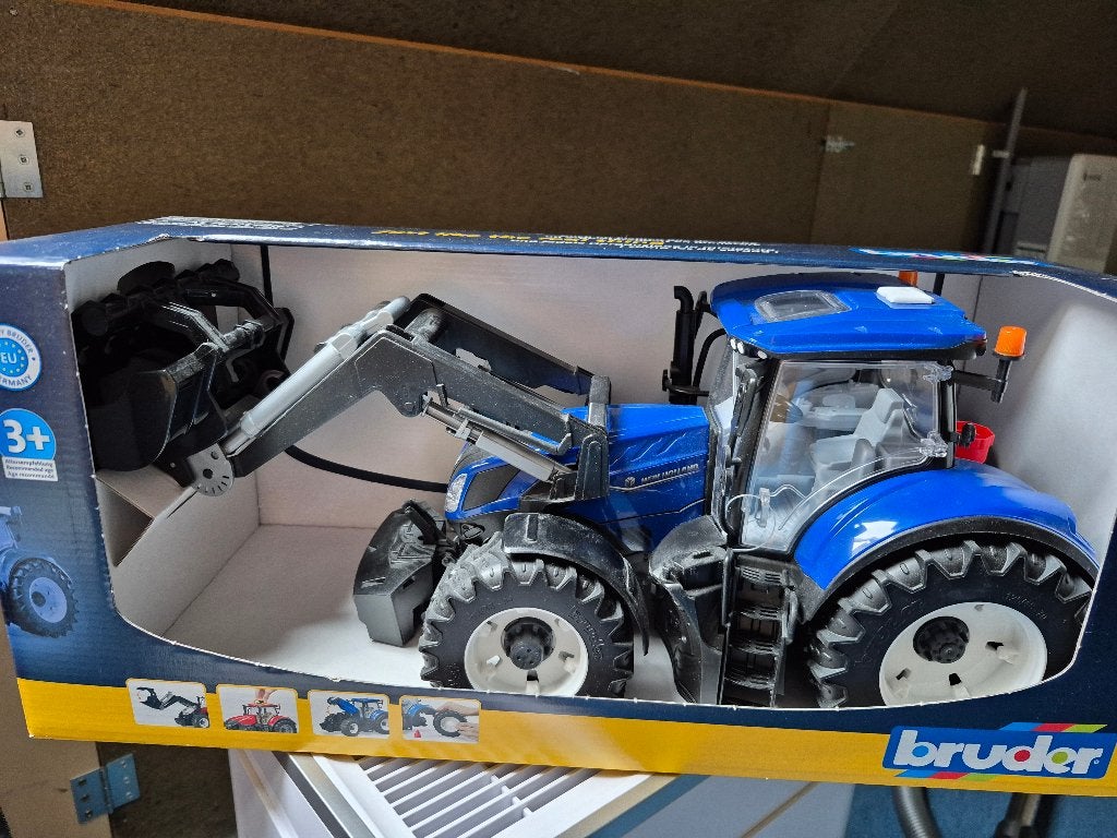 Bruder Speelgoed Trekker T7 : 315, Ophalen, Nieuw