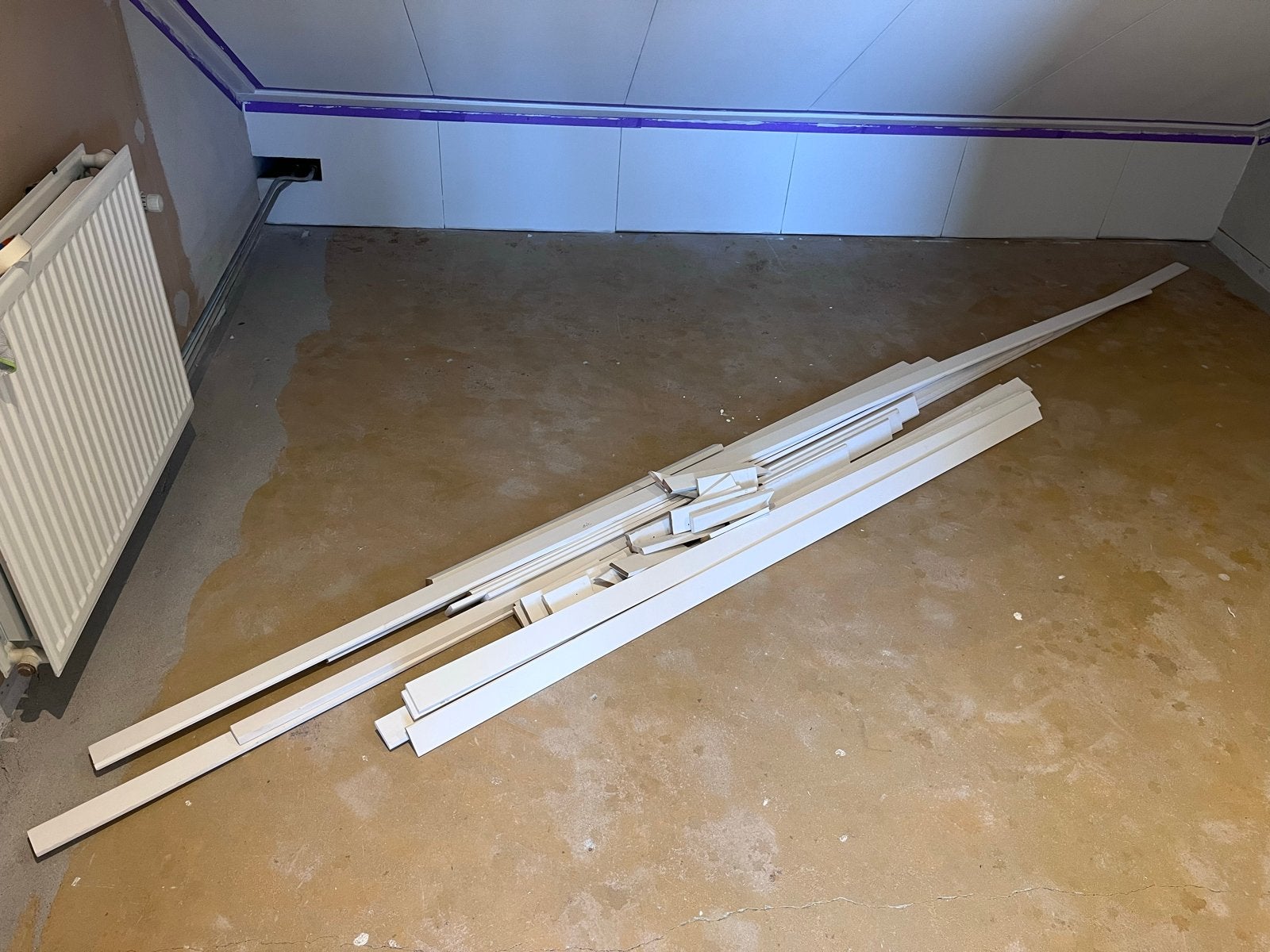 Restanten Hardhouten Plint Gevingerlast Gegrond 9 mm, Doe-het-zelf en Verbouw, Plinten en Afwerking, Ophalen, Nieuw, Overige materialen