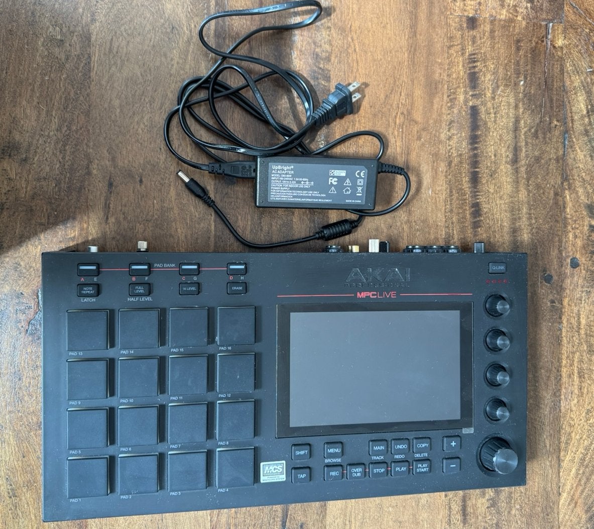 AKAI MPC Live, Muziek en Instrumenten, Ophalen of Verzenden, Zo goed als nieuw