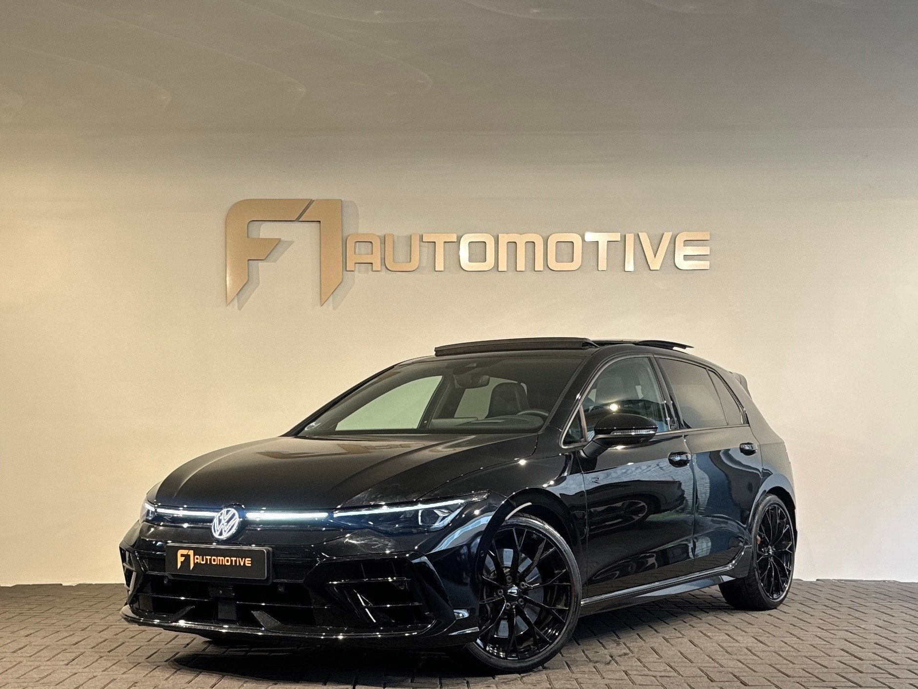 Volkswagen GOLF 2.0 TSI 4Motion R Black Edition Pano|H/K|HuD, Auto's, Automaat, Dealer onderhouden, Euro 6, 4 cilinders