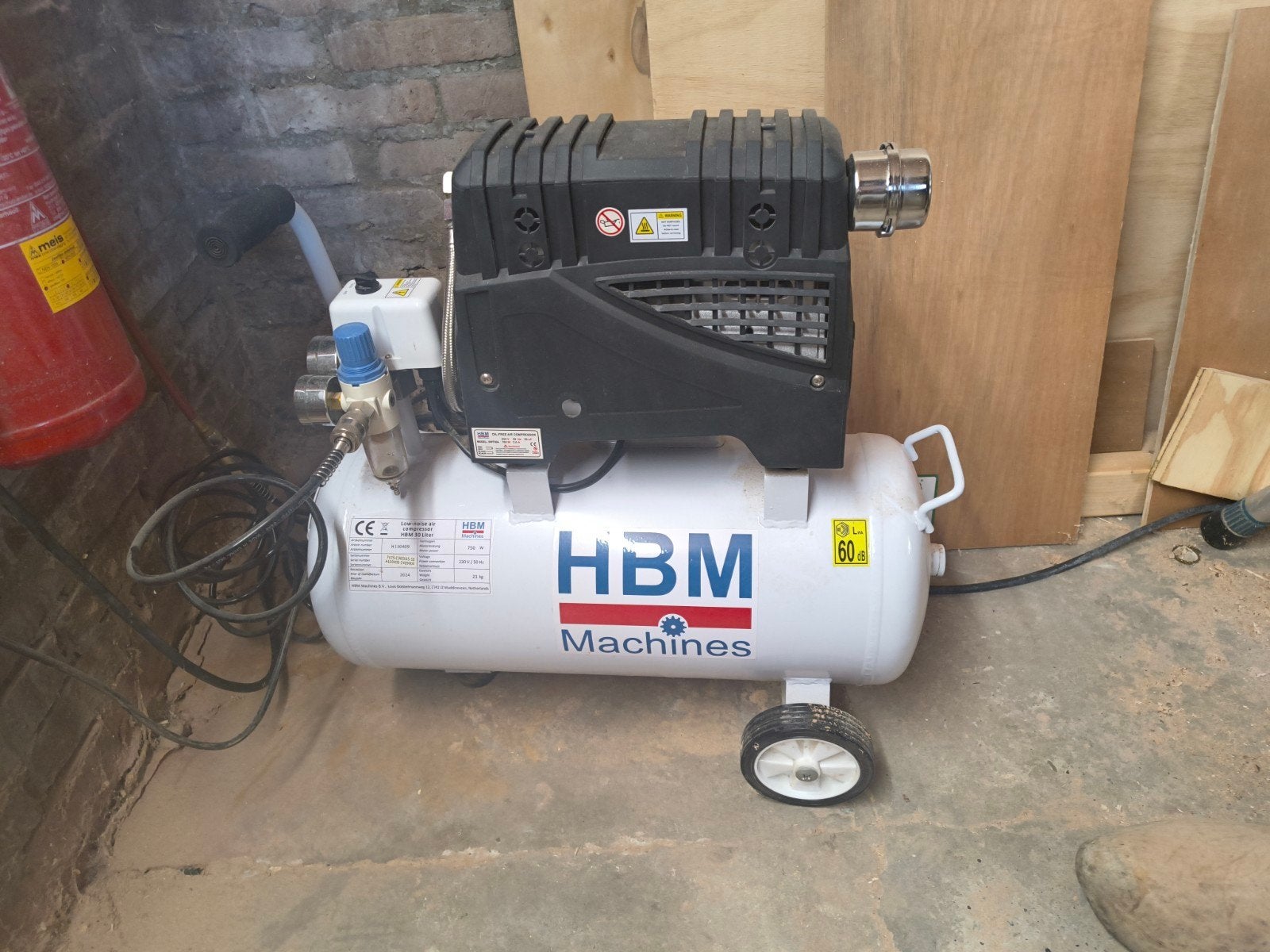 HBM 30 Liter Compressor, Doe-het-zelf en Verbouw, Compressors, Ophalen, 6 tot 10 bar, Zo goed als nieuw, Minder dan 200 liter/min