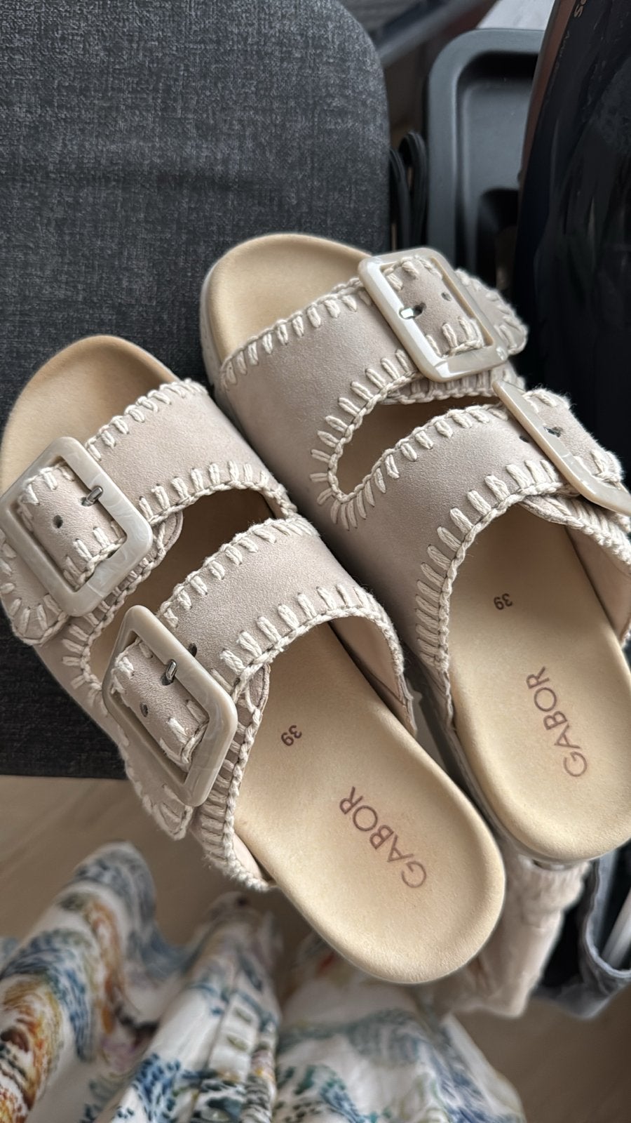 Gabor Beige Slippers Maat 39 - Zo goed als nieuw, Ophalen of Verzenden, Zo goed als nieuw, Beige, Slippers