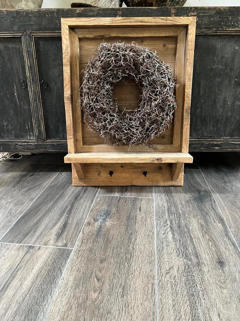 Robuust houten wandbord met haken en krans, Ophalen, Zo goed als nieuw