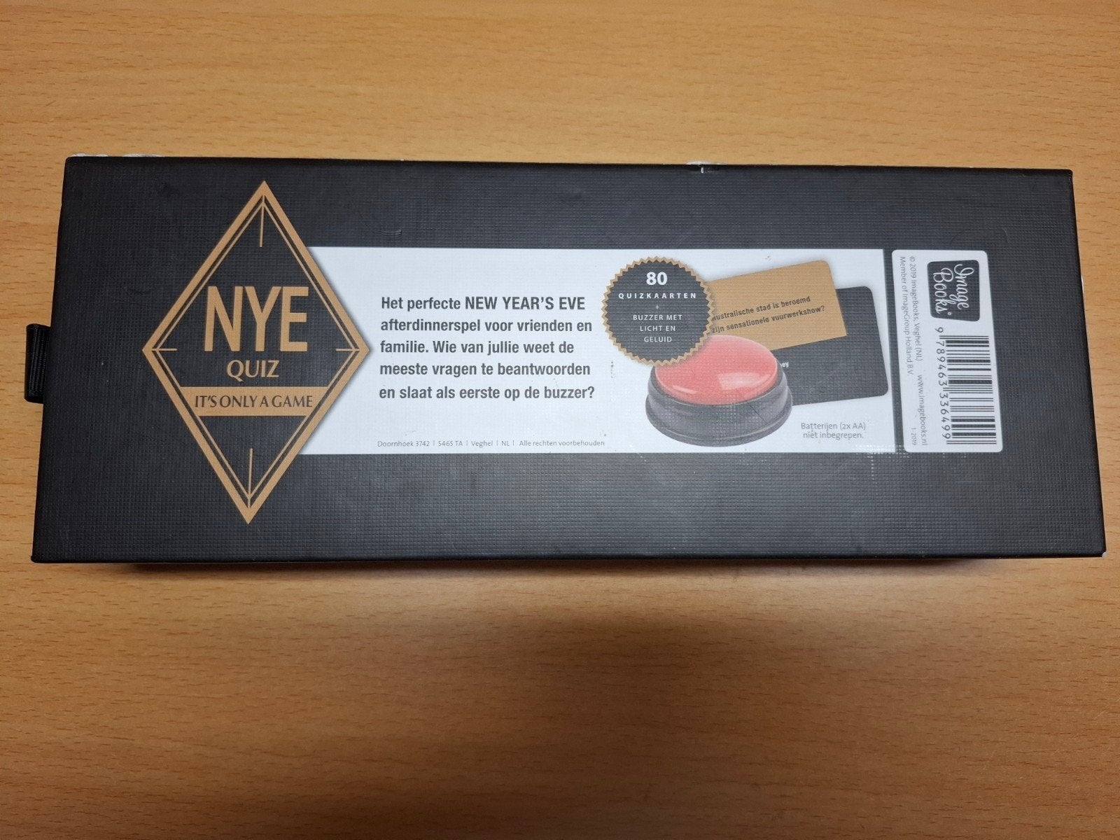 Nye Quiz - It's Only a Game met buzzer en 80 quizkaarten, Drie of vier spelers, Ophalen of Verzenden, Zo goed als nieuw, ImageBooks