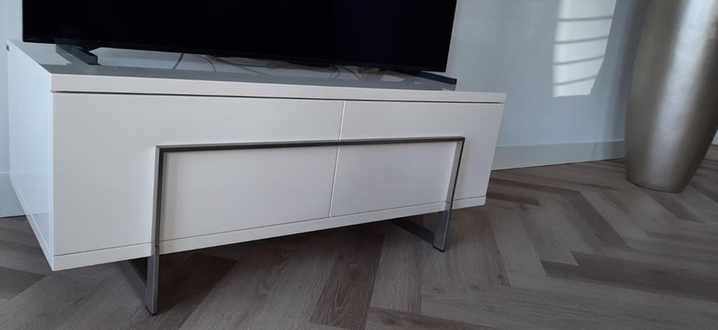 T.V. meubel  Bert Plantagie, Ophalen, Gebruikt