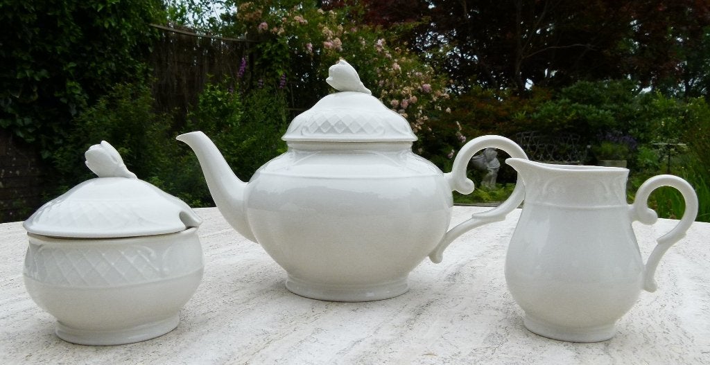 V & B Villeroy & Boch Redoute Weiss Thee Servies + Sauskan, Nieuw, Ophalen of Verzenden, Wedgwood, Porselein