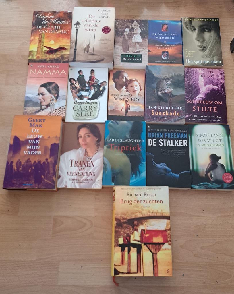 16 boeken diverse auteurs titels thrillers, liefdesverhalen, Ophalen of Verzenden, Gelezen