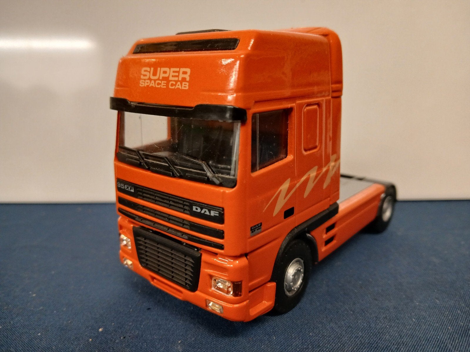 Lion Toys 95 XF DAF SSC, Hobby en Vrije tijd, Modelauto's | 1:50, Ophalen, Zo goed als nieuw, Bus of Vrachtwagen, Lion Toys