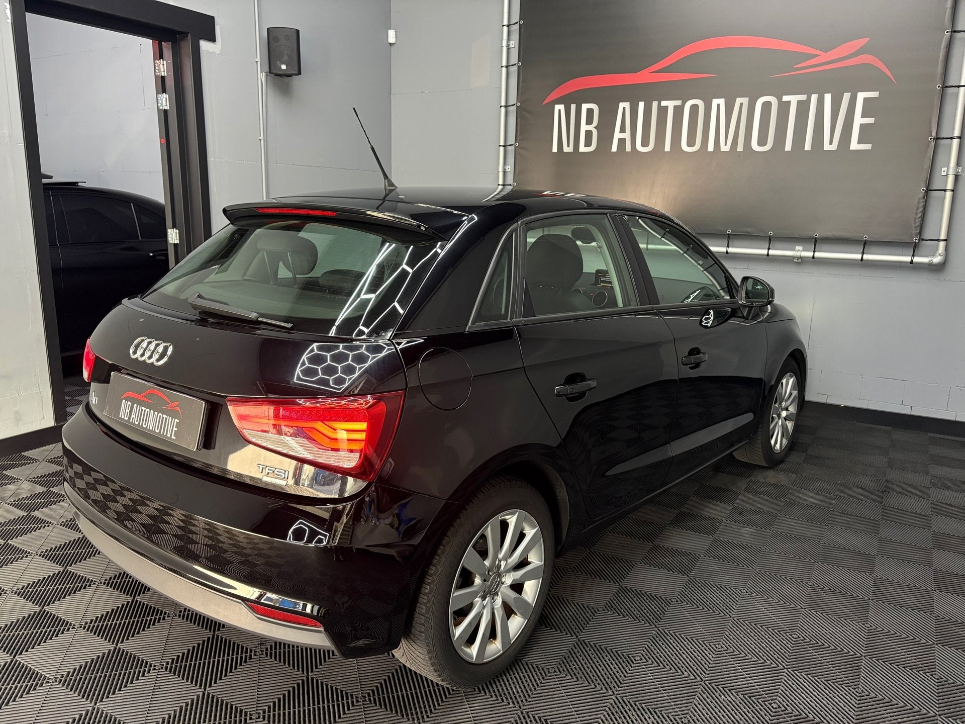 Audi A1 Sportback 1.0 TFSI Design Pro Line Plus, Auto's, Voorwielaandrijving, Stof, 95 pk, 4 stoelen