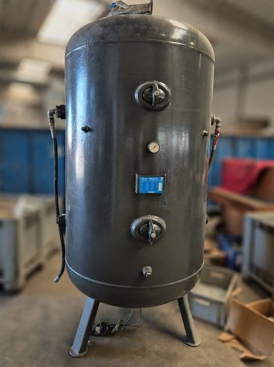 Lohenner GmbH & Co. 2000L persluchtvat / drukvat, Ophalen, 800 liter/min of meer, Zo goed als nieuw, 10 bar of meer