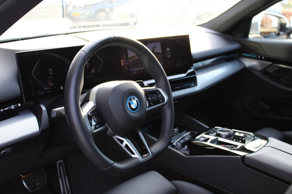 BMW 5 Serie Touring 530e M Sport Automaat / Panoramadak / Tr, Auto's, BMW, 1998 cc, Achterwielaandrijving, 4 cilinders, Met garantie (alle)
