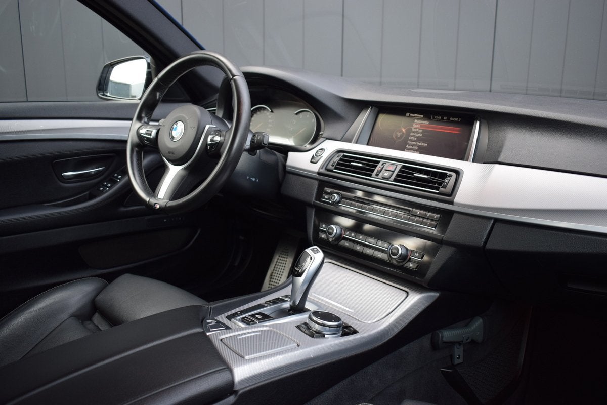 BMW 5 Serie 520i Automaat M-Sport Edition Zwart Leder | Bi-X, Auto's, Automaat, Achterwielaandrijving, Gebruikt, 4 cilinders