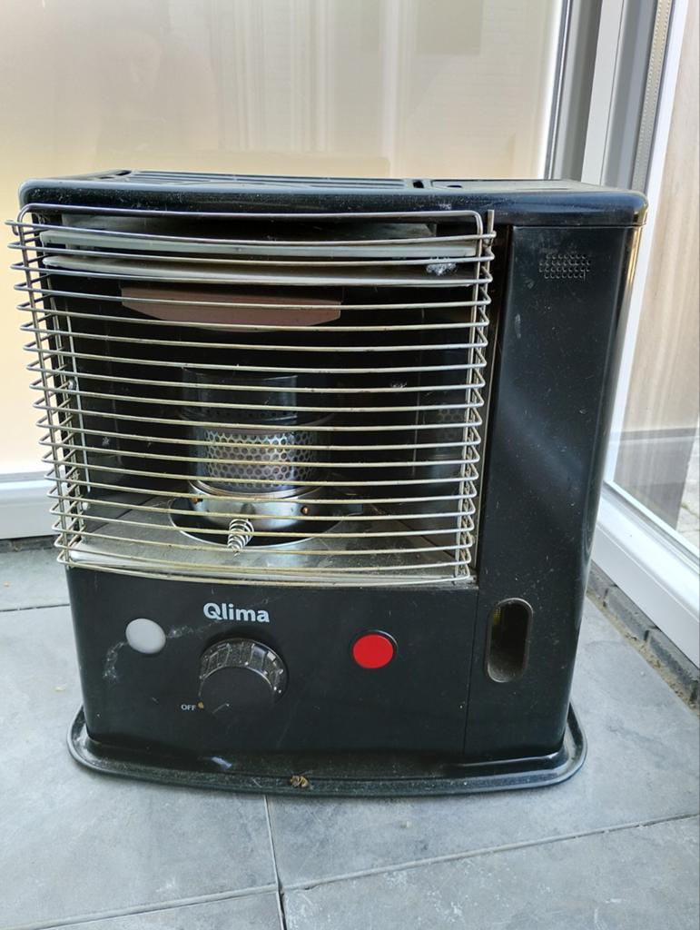 Qlima r4024tc/r7127tc petroleum kachel, Huis en Inrichting, Kachels, Ophalen, Overige brandstoffen, Petroleumkachel, Zo goed als nieuw