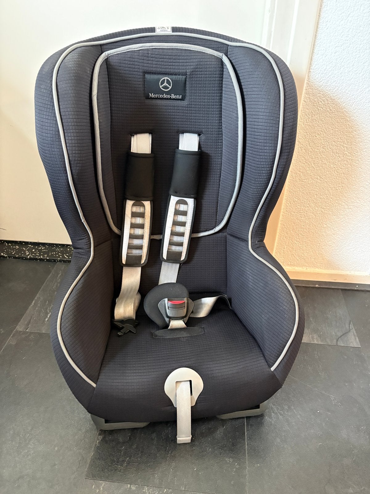 Mercedes-Benz Autostoel 9-18 kg - Zwart, Kinderen en Baby's, Autogordel of Isofix, Gebruikt, 9 t/m 18 kg, Slaapstand