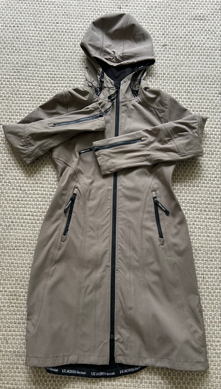 Ilse Jacobsen Hornbæk softshell lange regenjas maat 36, Ophalen of Verzenden, Gedragen, Maat 36 (S), Beige
