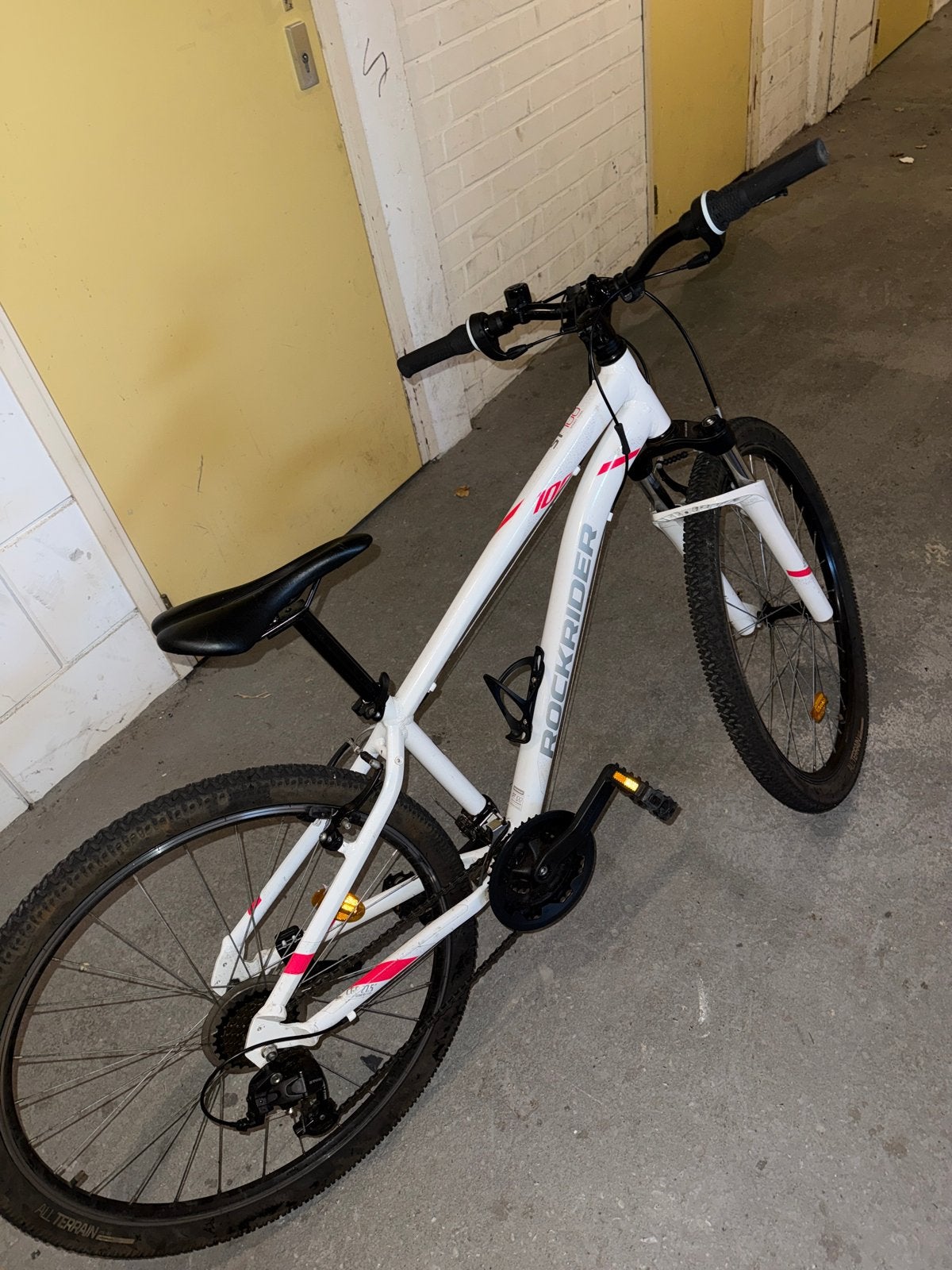 Rockrider ST 100 Mountainbike - Wit, Fietsen en Brommers, Gebruikt, 49 tot 53 cm, Geen vering, Ophalen