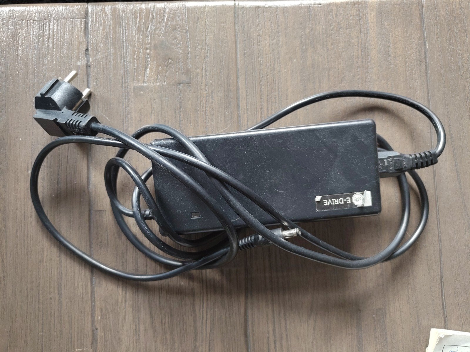 Acculader Batavus Fonk E-Drive 42.0V 2.0A, Fietsen en Brommers, Gebruikt
