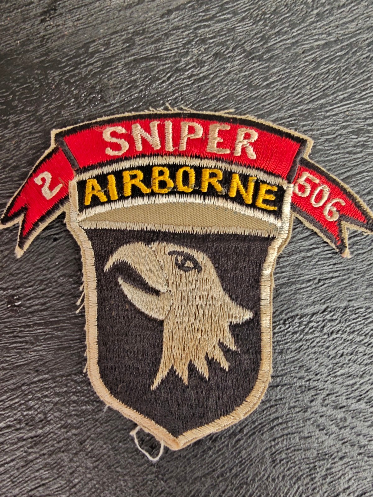 HAMBURGER HILL - SNIPER PATCH - US 506th / 101st AIRBORNE -, Verzamelen, Ophalen of Verzenden, Landmacht, Amerika, Embleem of Badge