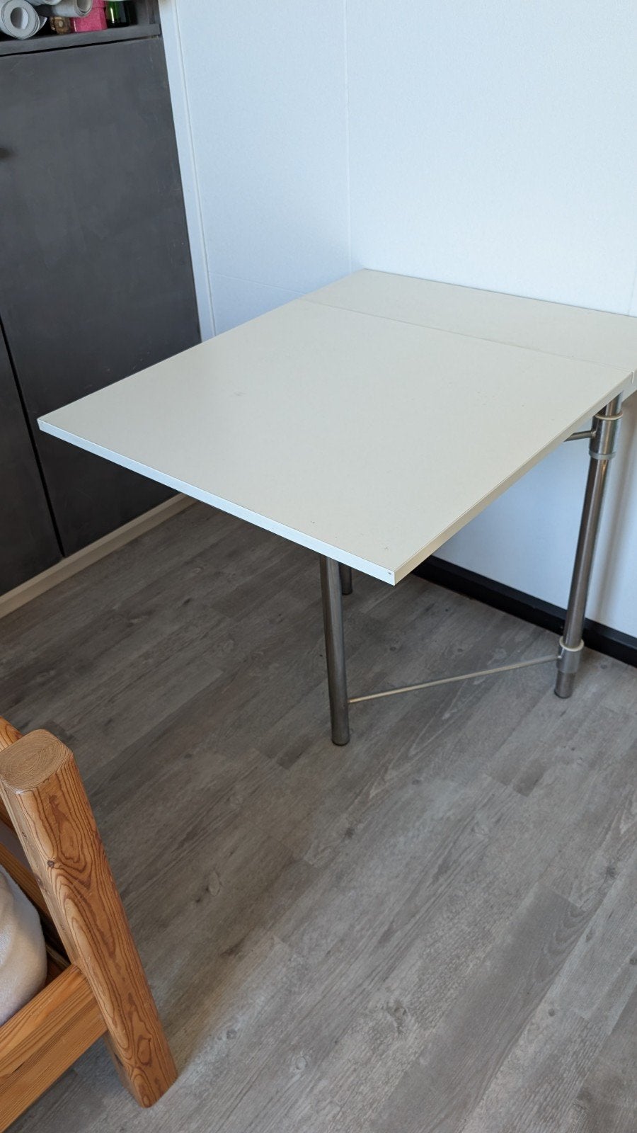 Klaptafel / extra bureau - wit met metalen poten, Gebruikt, 50 tot 100 cm, Tot twee personen, 50 tot 100 cm