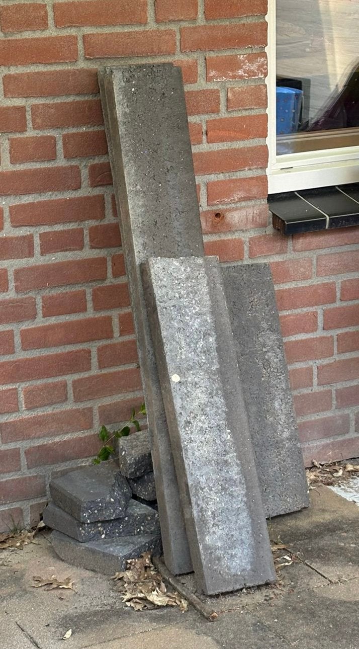 Gratis ophalen opsluitbanden tuinborders antractiet grijs, Ophalen, Zo goed als nieuw, Minder dan 100 cm, Minder dan 25 cm