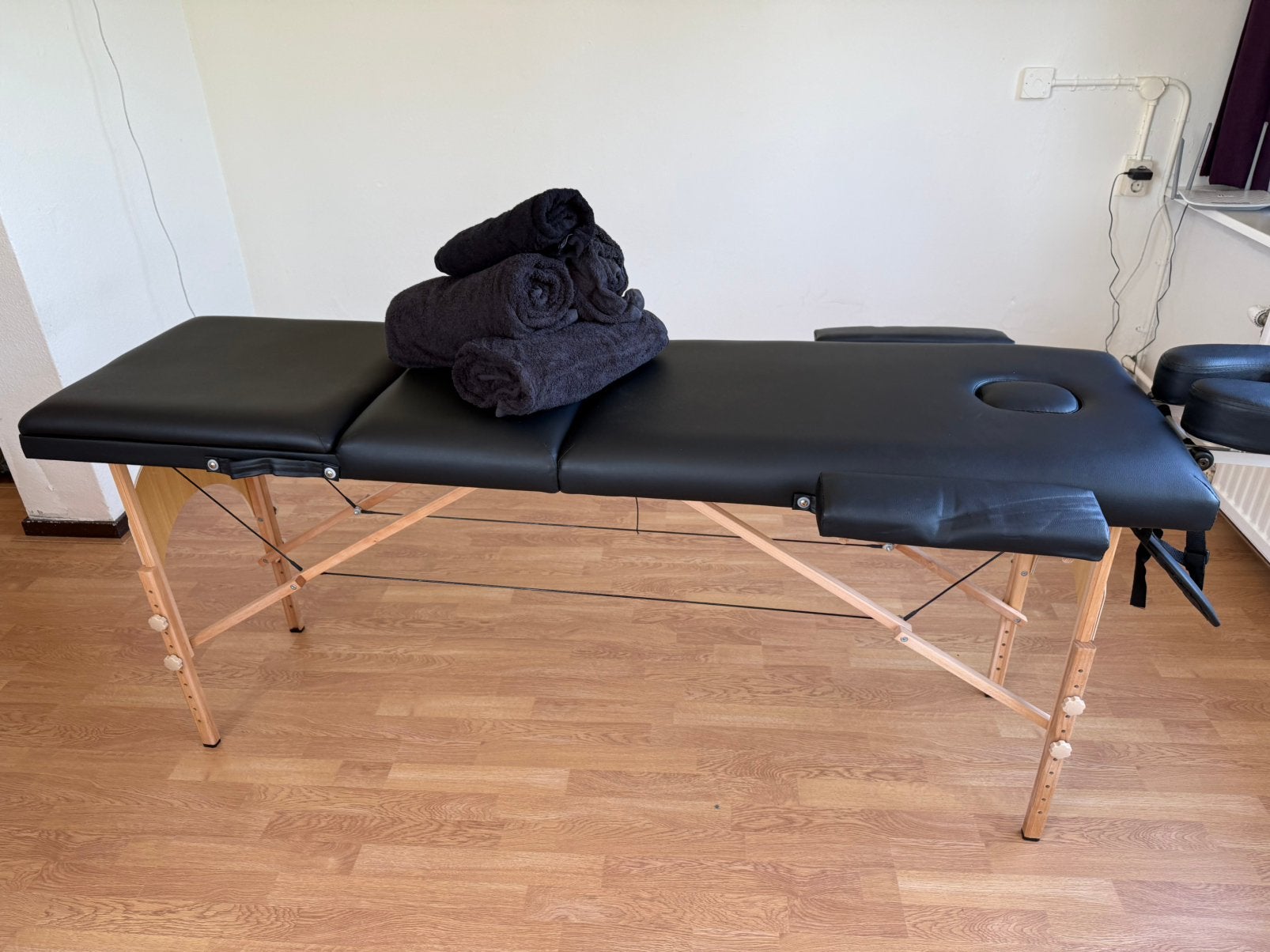 Opklapbare massagetafel incl. handdoeken, Sport en Fitness, Massageproducten, Ophalen, Zo goed als nieuw, Massagetafel