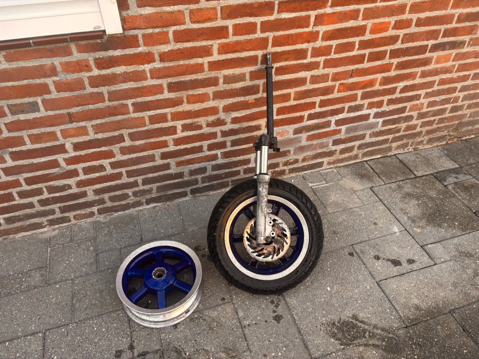 Keeway f-act voorvork+ achtervelg, Motoren, Ophalen