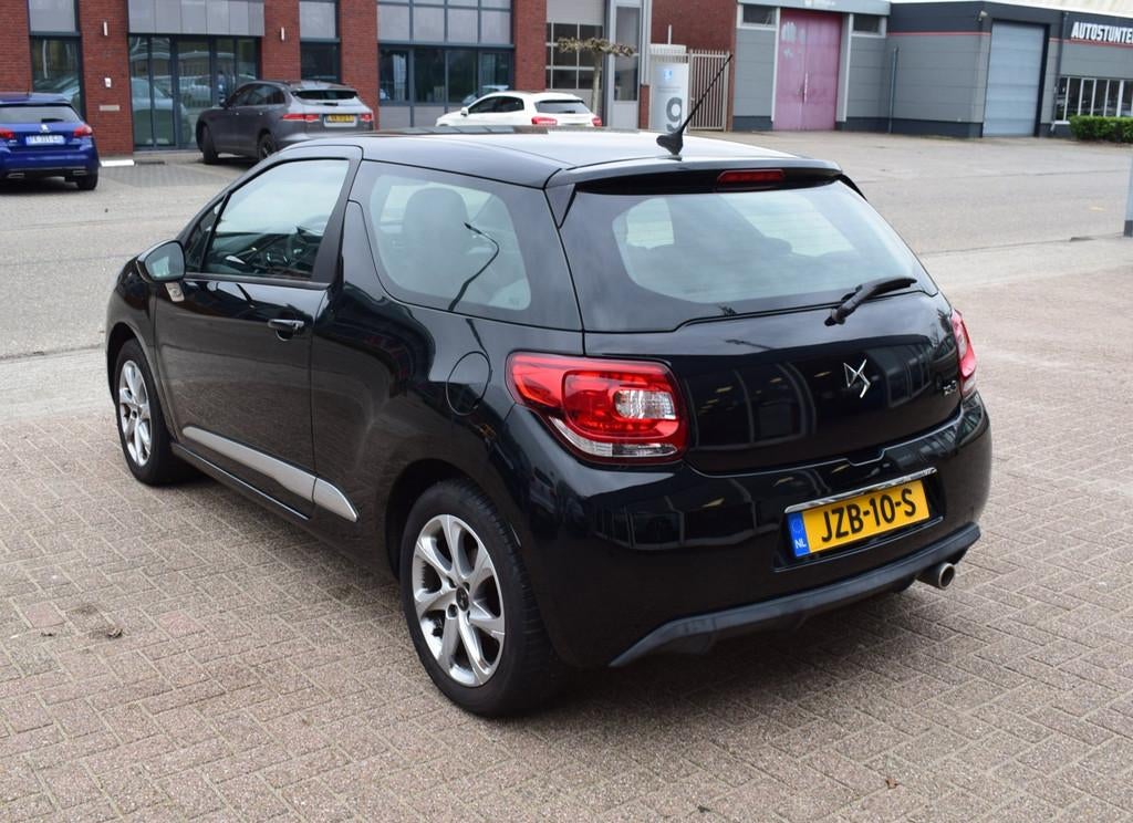 DS 3 1.2 PureTech So Chic | CLIMATE CONTROL |CRUISE CONTROL, Stof, Gebruikt, 1199 cc, Zwart
