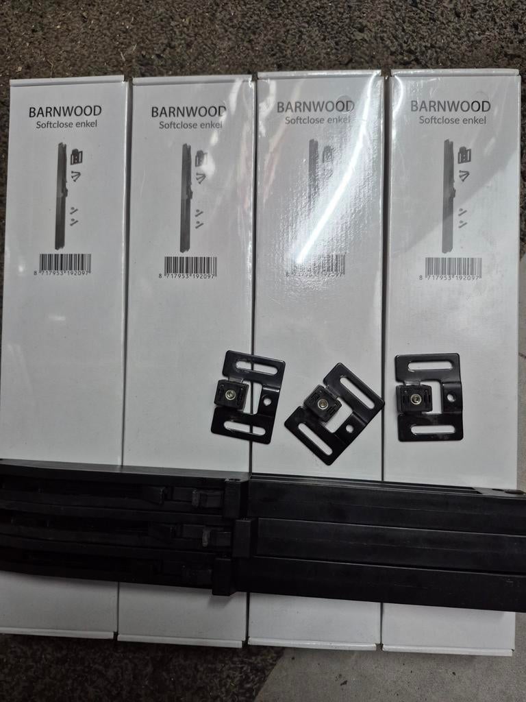Softclose schuifdeuren - 4 nieuw in doos, 3 los, Doe-het-zelf en Verbouw, Deuren en Horren, Ophalen of Verzenden, Schuifdeur, Nieuw