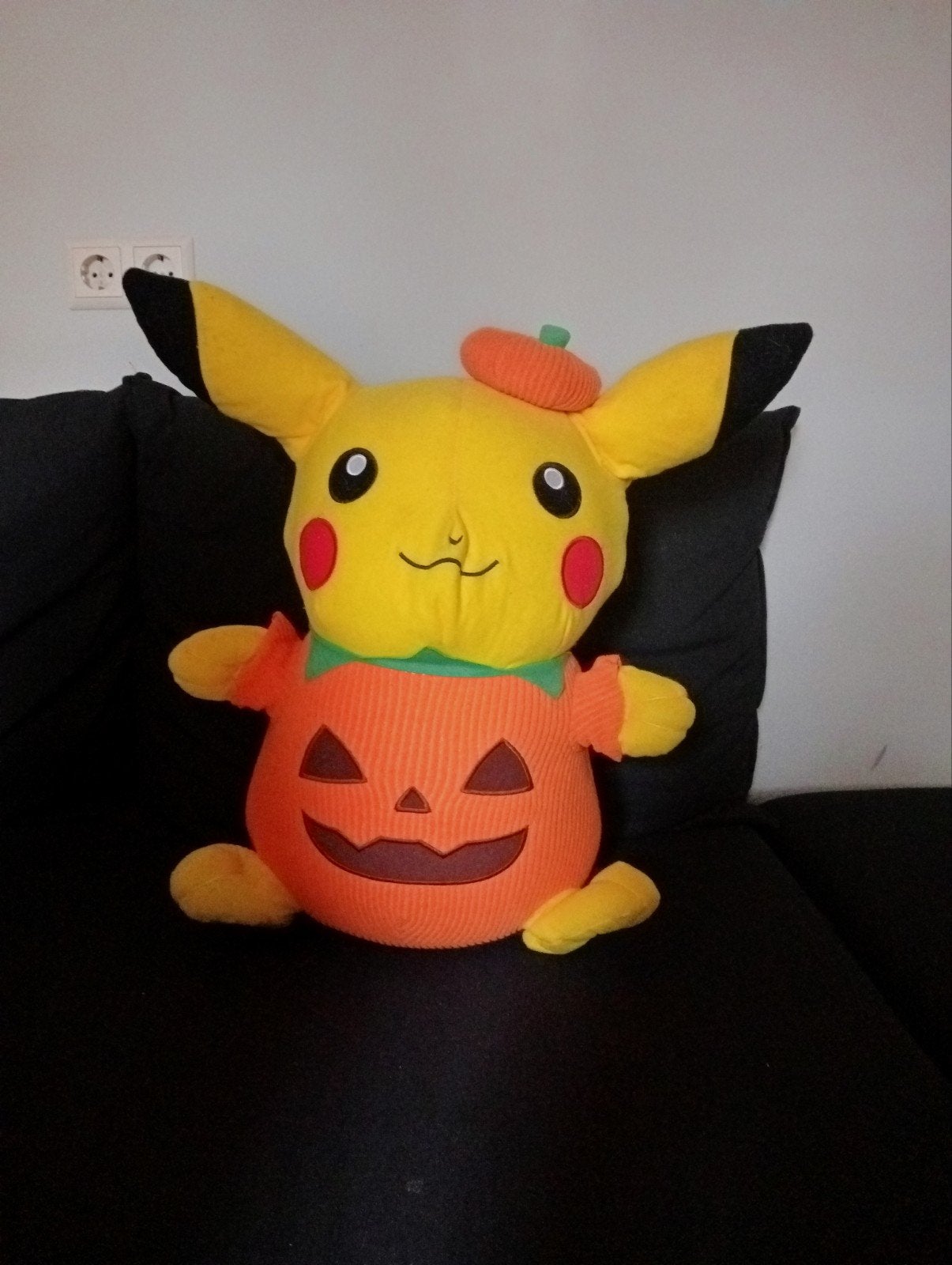 Grote Pikachu Halloween Knuffel - Zo goed als nieuw, Ophalen of Verzenden, Zo goed als nieuw, Overige typen