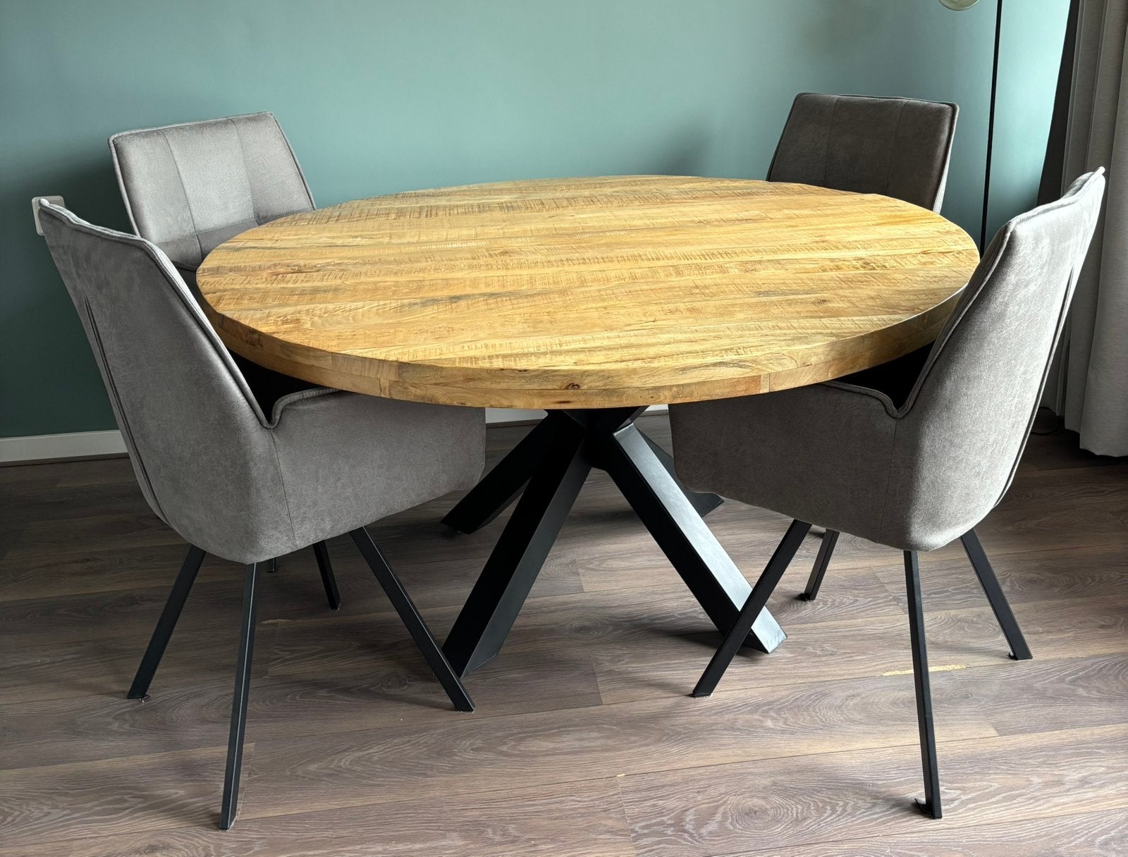 Ronde eettafel (150cm) mangohout met 4 eetkamerstoelen, Huis en Inrichting, Tafels | Eettafels, Ophalen, Gebruikt, Rond, 100 tot 150 cm