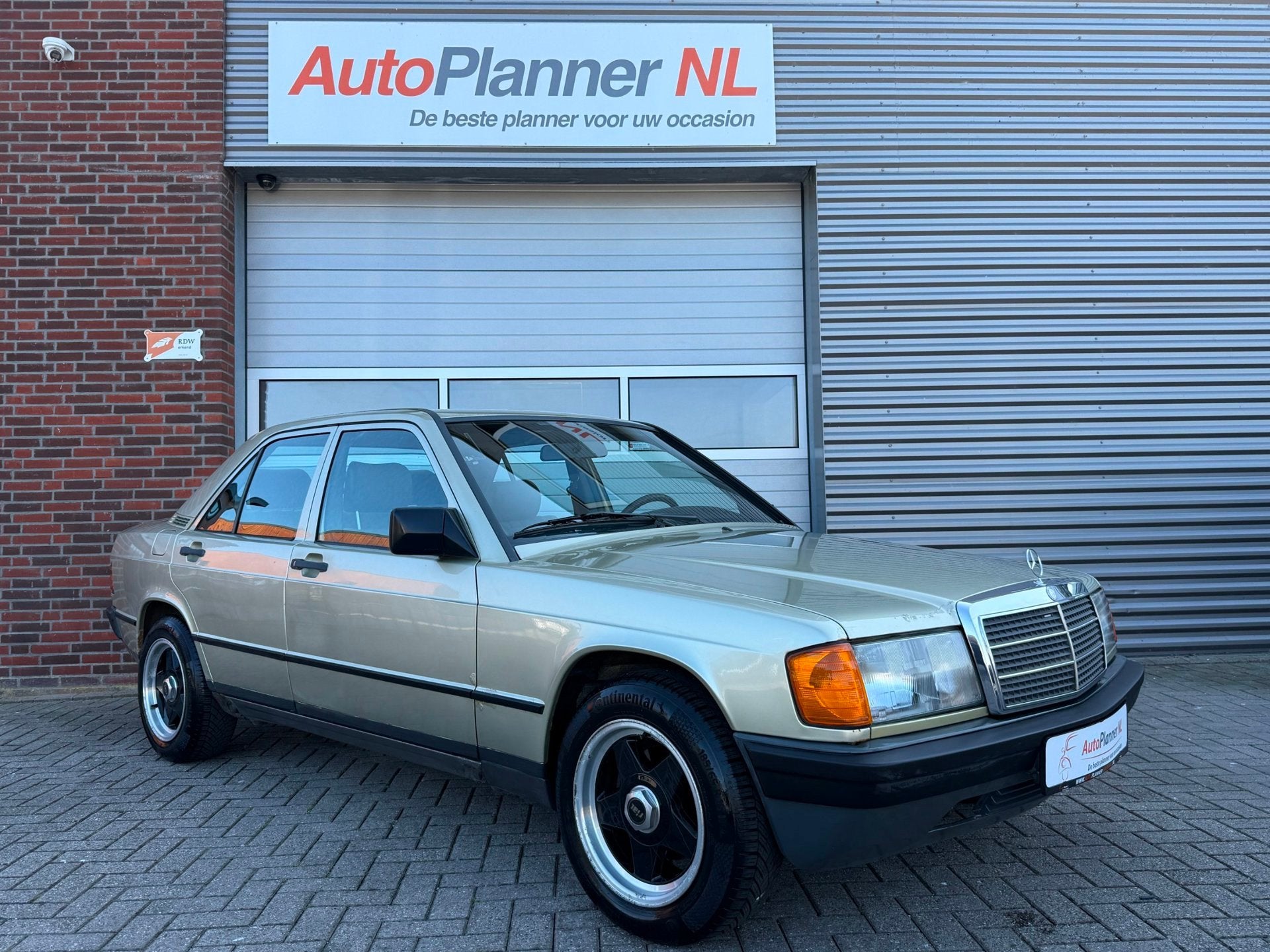 Mercedes-Benz 190-serie 2.0! Belastingvrij! Schuifdak!, Auto's, Mercedes-Benz, Automaat, Gebruikt, 4 cilinders, 122 pk