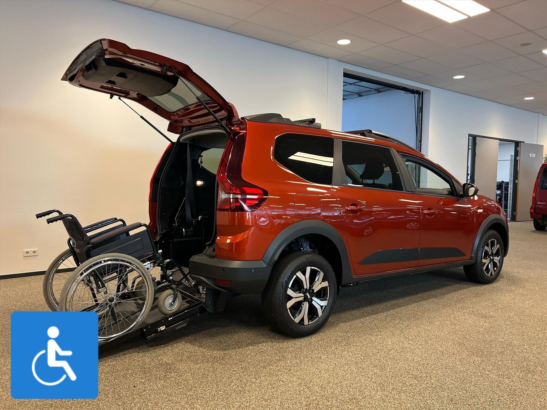 Dacia Jogger Rolstoelauto 5+1, Auto's, 12 maanden, Stof, Zwart, Overige carrosserieën