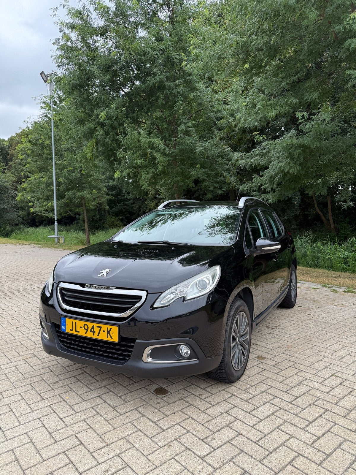 Peugeot 2008 1.2 VTI 60KW/82PK 2016 Zwart, Voorwielaandrijving, 40 €/maand, 1199 cc, Zwart