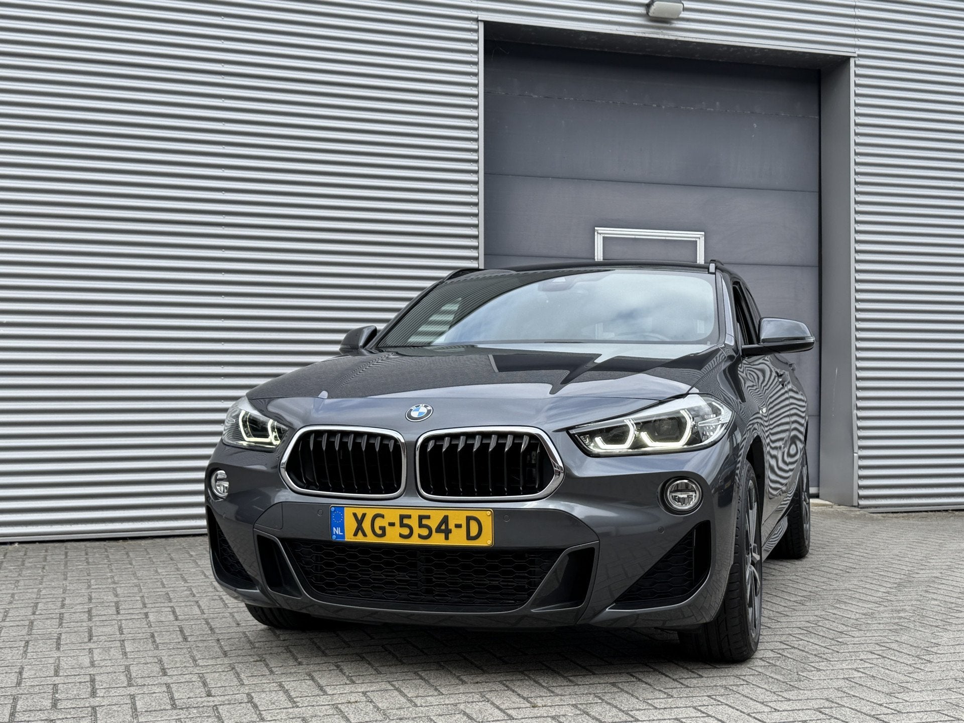 BMW X2 sDrive20i High Executive I Aut. I M-Sport I 192 PK I, Auto's, BMW, 1998 cc, X2, SUV of Terreinwagen, Zilver of Grijs