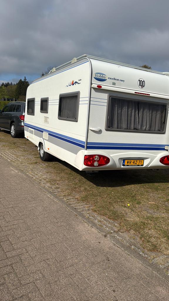 Hobby Excellent Easy Caravan Airco Mover tv oven enz, Caravans en Kamperen, Caravans, Bedrijf, tot en met 4, 1000 - 1250 kg, Rondzit