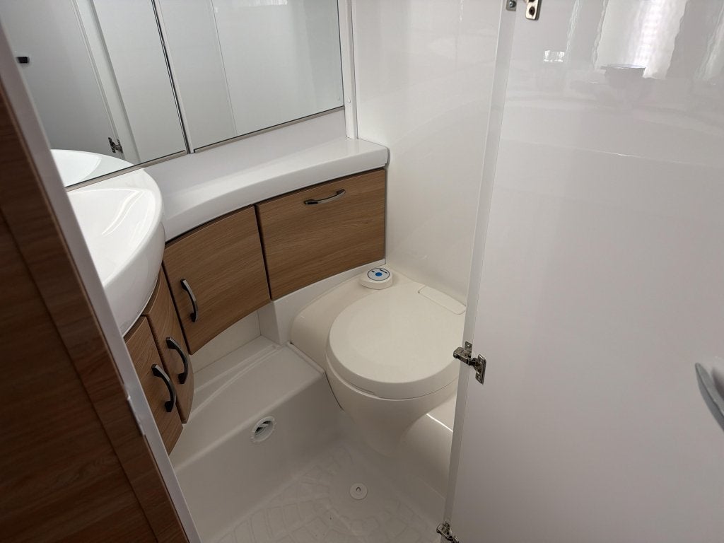 Hobby De Luxe 440 SF, Caravans en Kamperen, Hobby, Bedrijf, 4 tot 5 meter, 1000 - 1250 kg