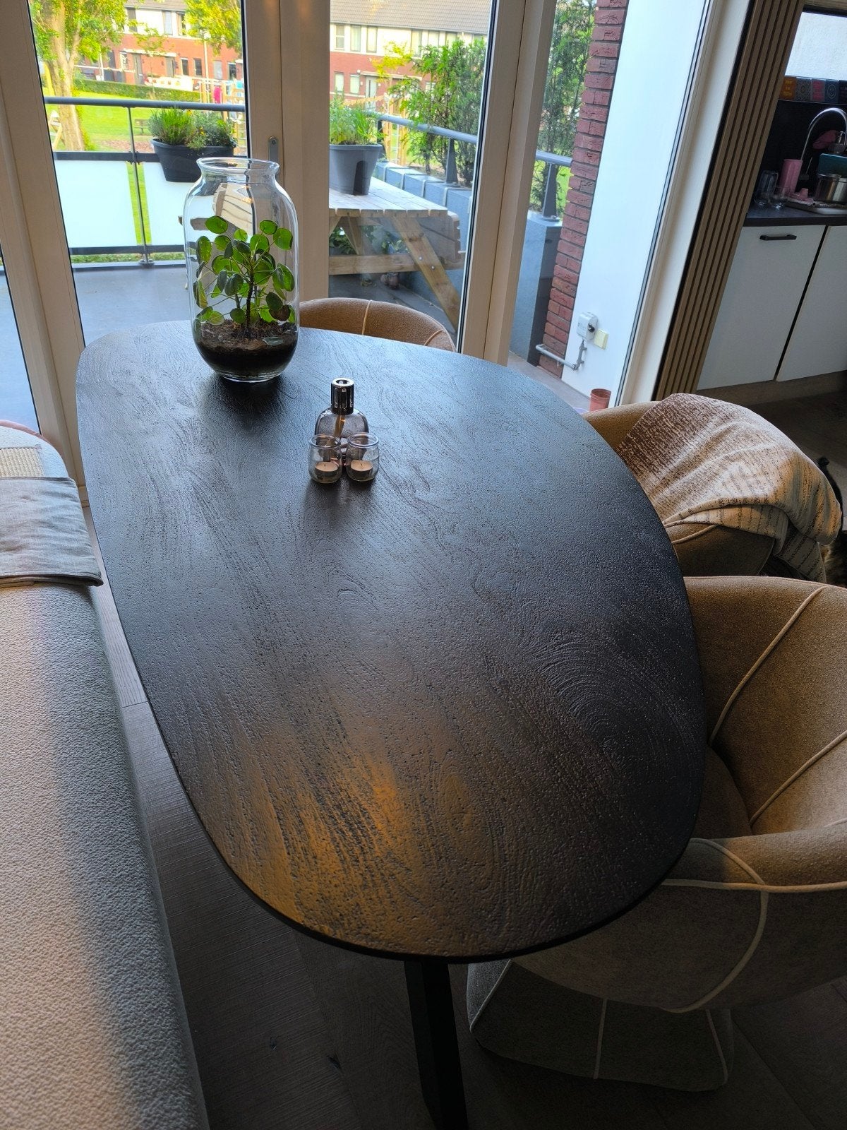 Organische Eettafel Acaciahout zwart 180x100cm z.g.a.n, Huis en Inrichting, Tafels | Eettafels, Overige houtsoorten, 100 tot 150 cm