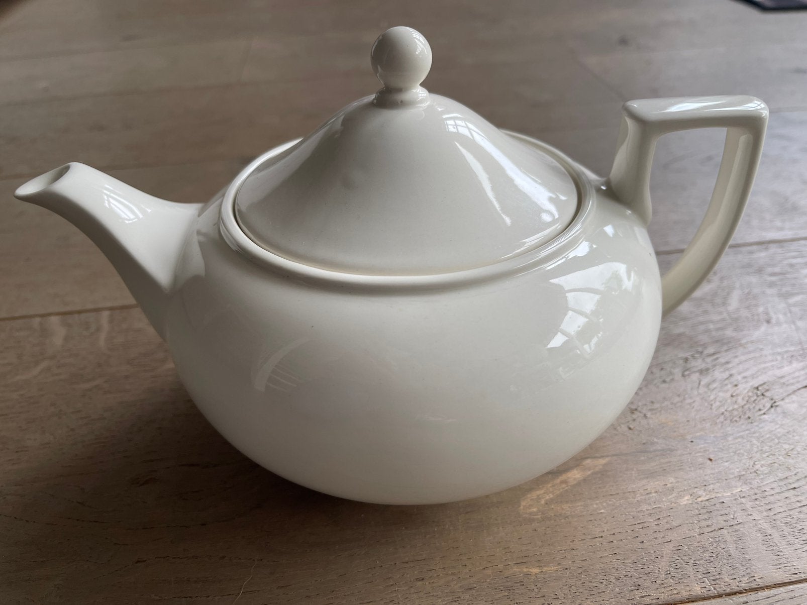 Wedgwood theepot Queen’s Ware gebroken wit  porselein, Ophalen of Verzenden