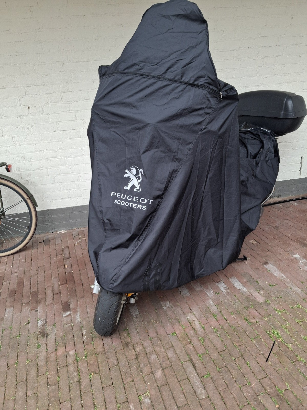 Peugeot Scooterbeschermhoes zowat nieuw (3 weken gebruikt), Fietsen en Brommers, Scooters | Peugeot, Ophalen