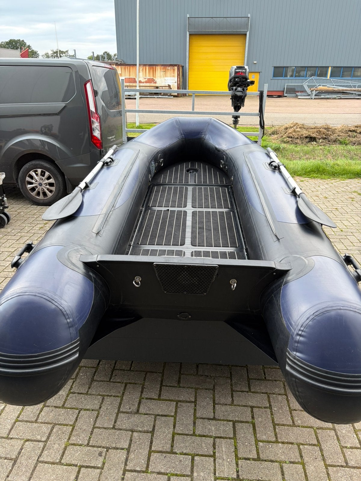 Foto 6 van Unieke vetus rubberboot met 8pk motor
