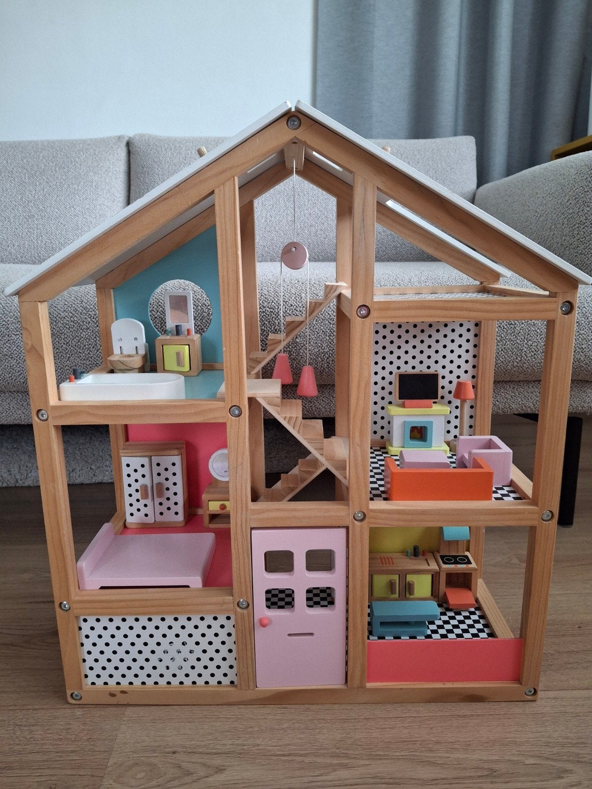Houten poppenhuis met meubels, Kinderen en Baby's, Speelgoed | Poppenhuizen, Ophalen, Gebruikt, Poppenhuis