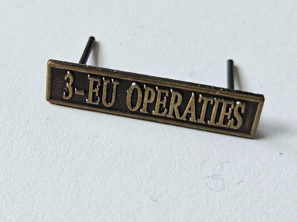 HIM gesp 3-EU operaties herinneringsmedaille vredesoperaties, Verzamelen, Ophalen of Verzenden, Landmacht, Nederland, Embleem of Badge