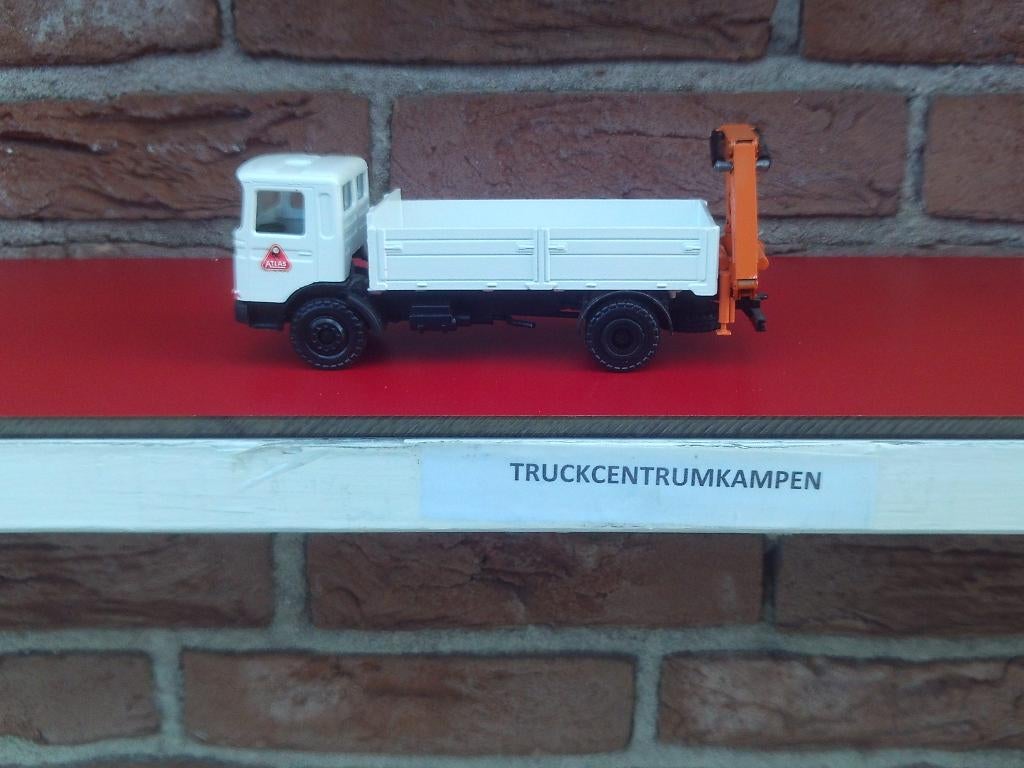 Conrad  Man  vrachtwagen  met  kraan., Hobby en Vrije tijd, Modelauto's | 1:50, Ophalen of Verzenden, Zo goed als nieuw, Bus of Vrachtwagen